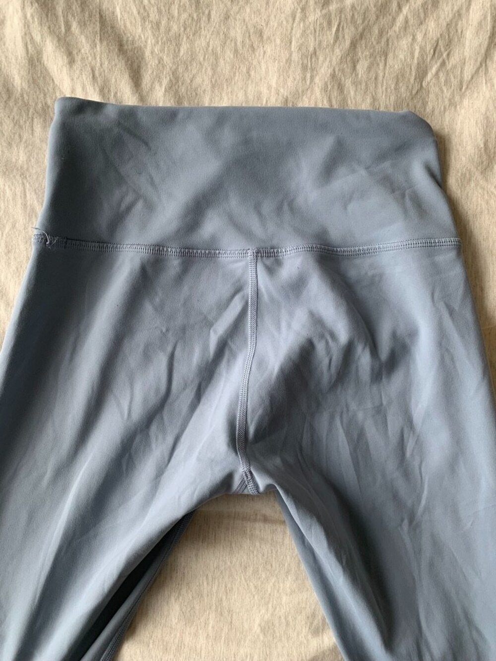 Lululemon Leggings size 6 with 28" inseam - Picture 8 of 8